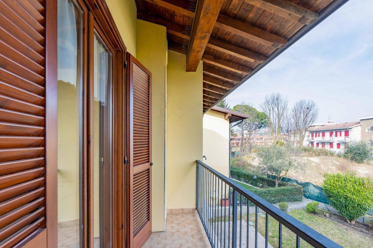 Pool - Marge Apartment - By Host4U Padenghe sul Garda Exterior foto