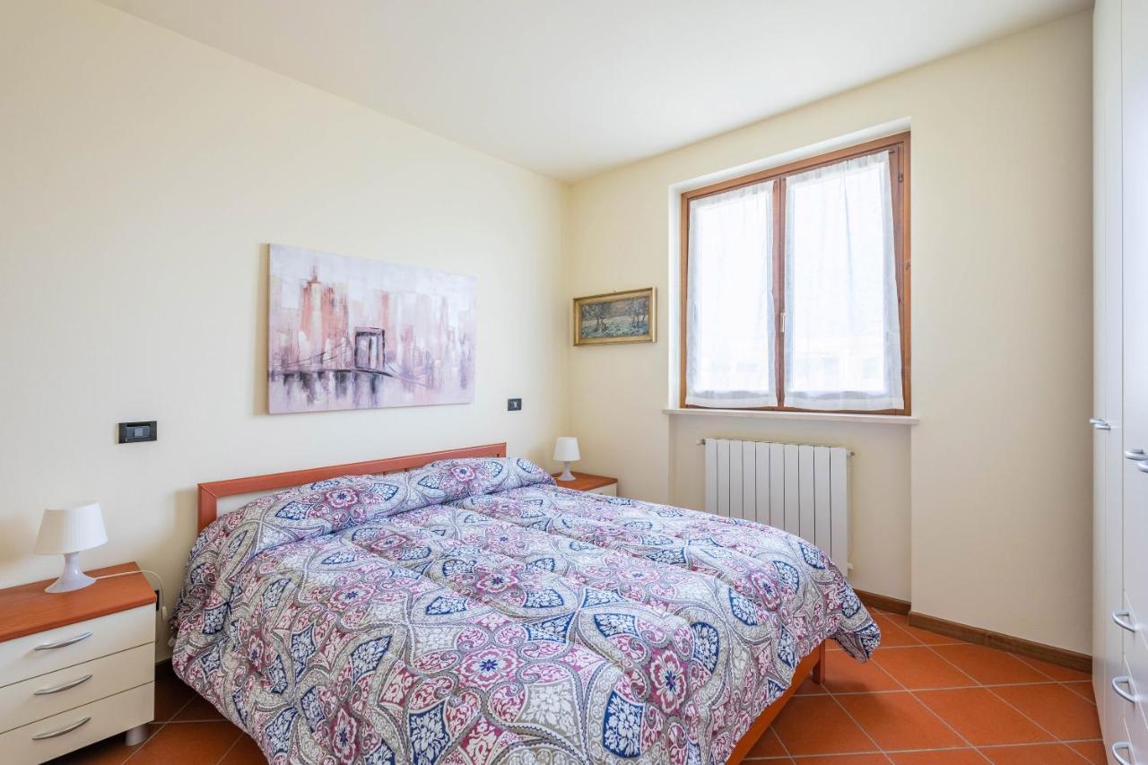 Pool - Marge Apartment - By Host4U Padenghe sul Garda Exterior foto