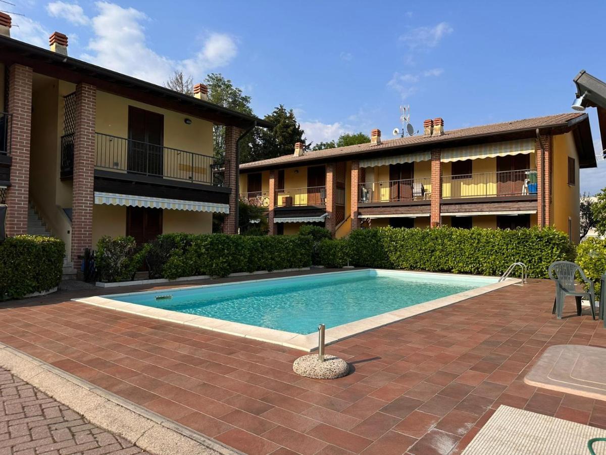 Pool - Marge Apartment - By Host4U Padenghe sul Garda Exterior foto